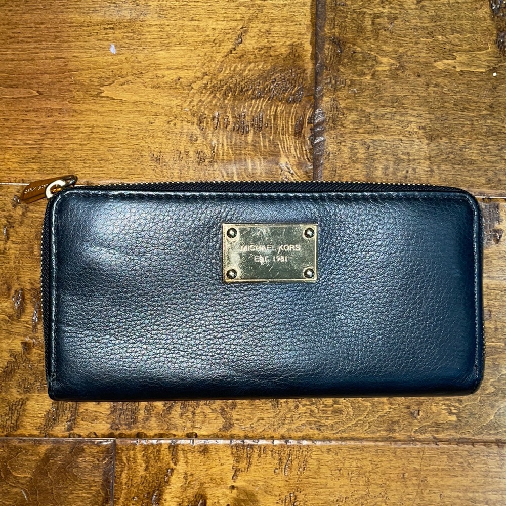 Michael kors wallet